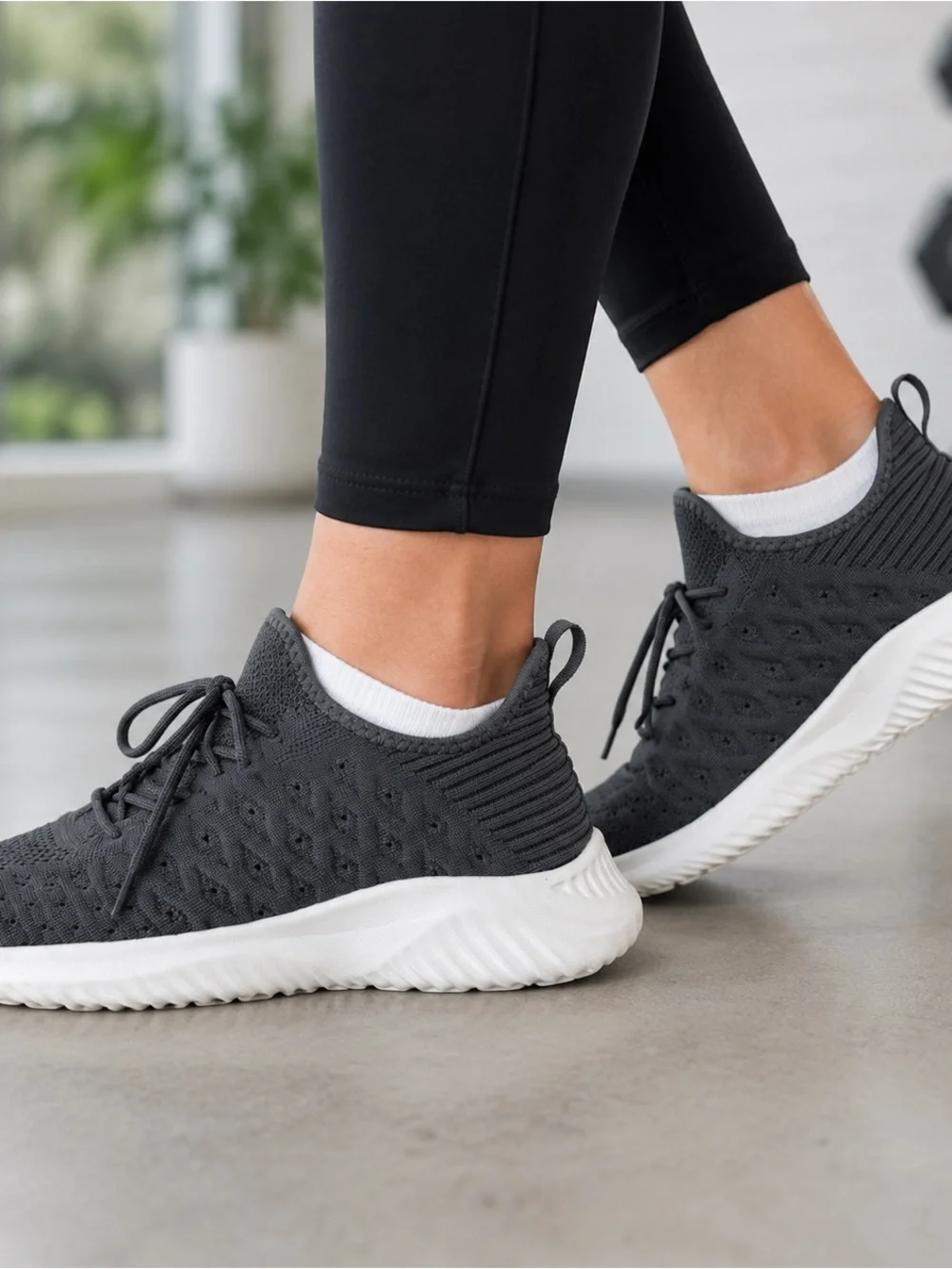 Women’s Gray Knit Athletic Sneakers EU 38 Lightweight Lace-Up Walking Shoes